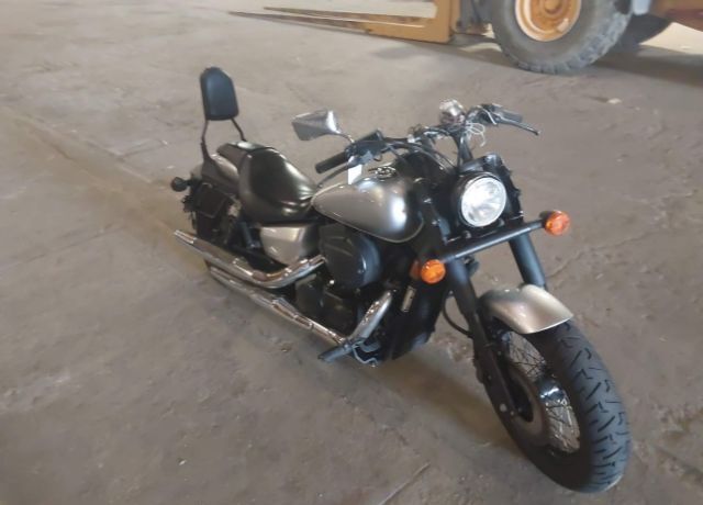 Honda VT750 (Shadow Phantom)