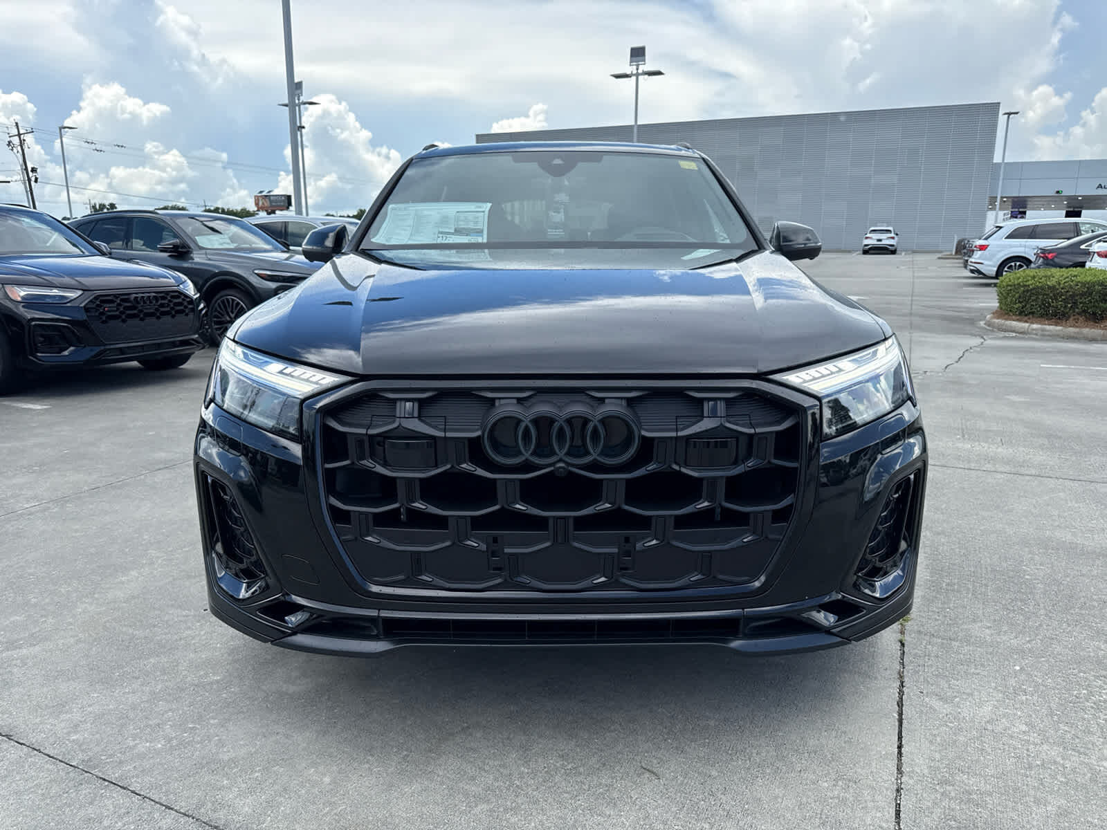 2025 Audi SQ7