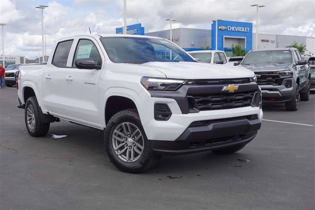 2025 CHEVROLET Colorado