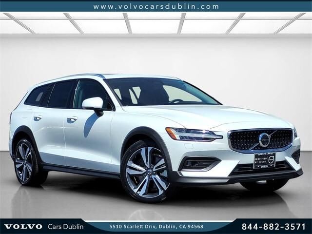 2024 VOLVO V60CC