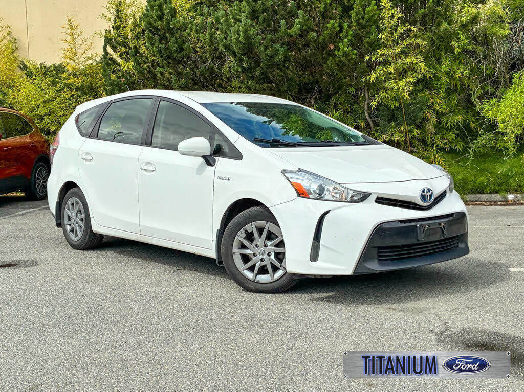 Toyota Prius V