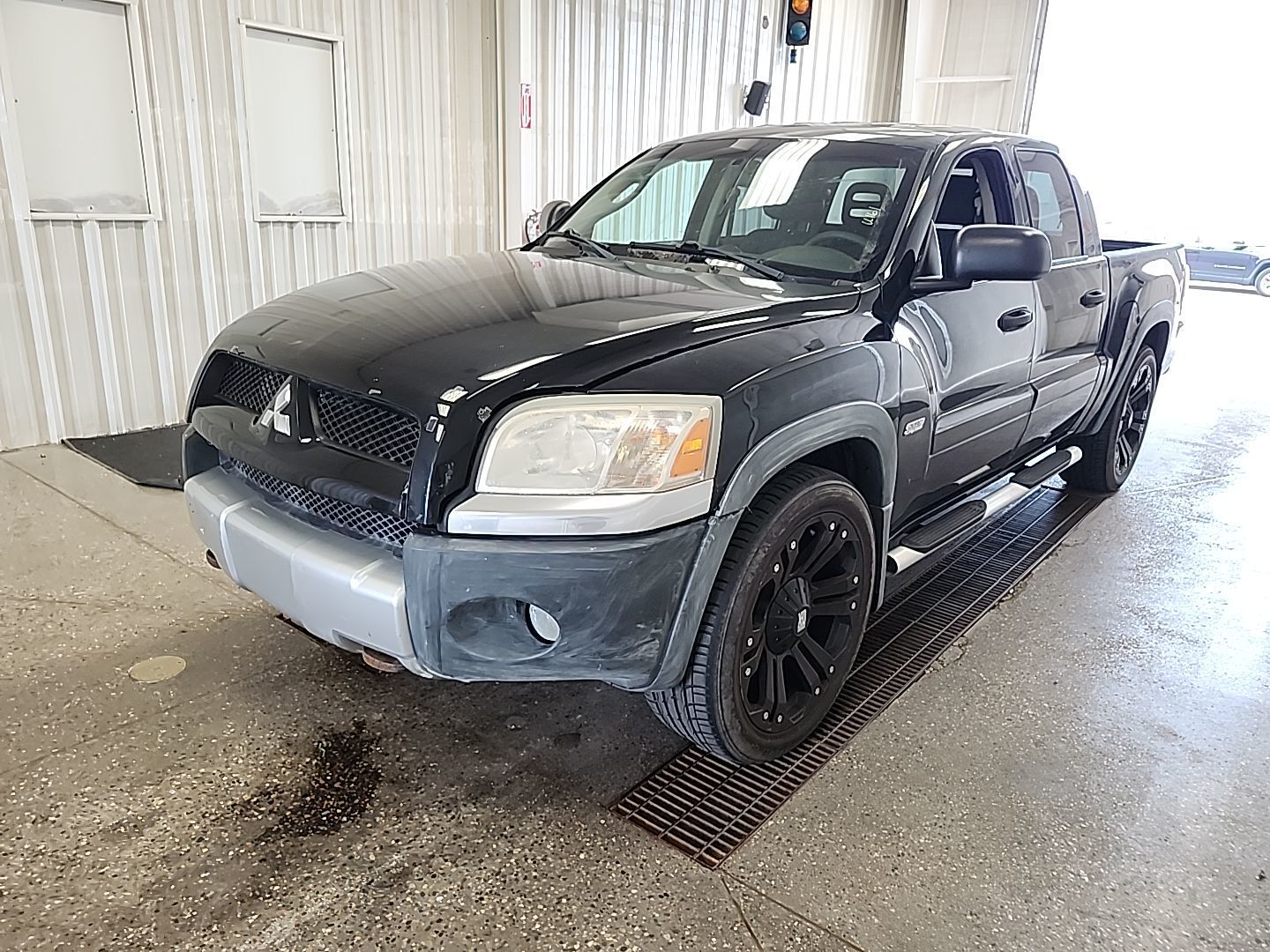 Mitsubishi Raider