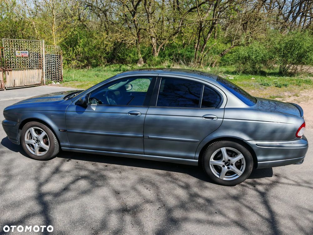 Jaguar X-Type
