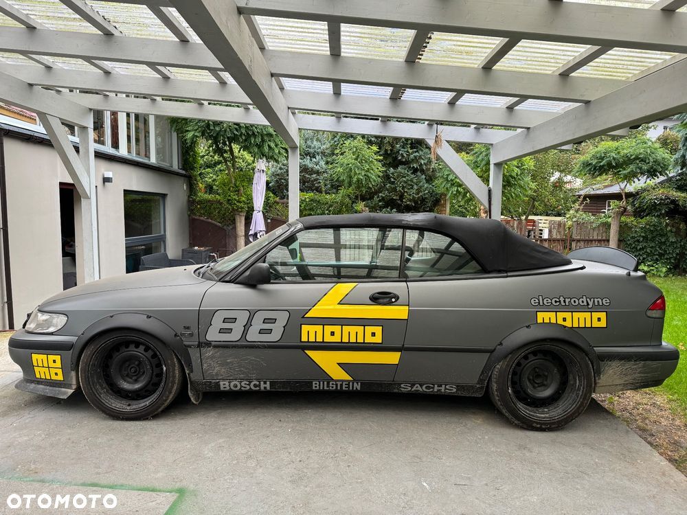 Saab 900