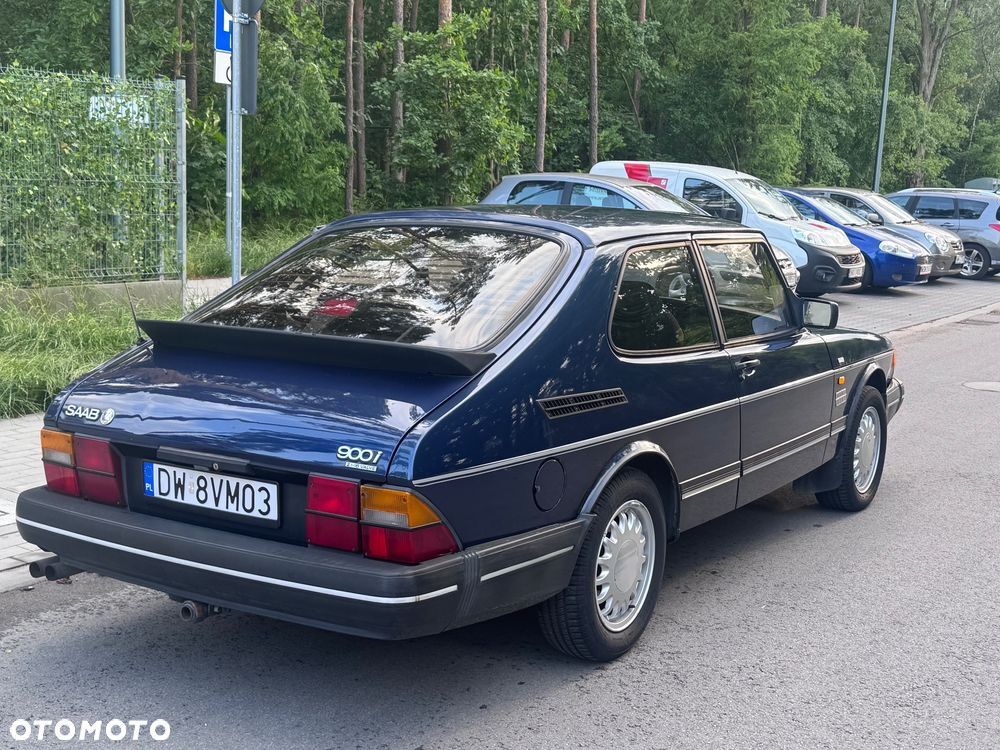 Saab 900
