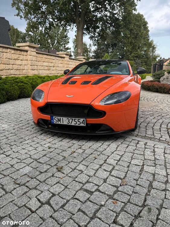 Aston Martin V12 Vantage