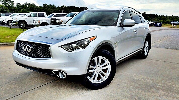 2017 INFINITI QX70