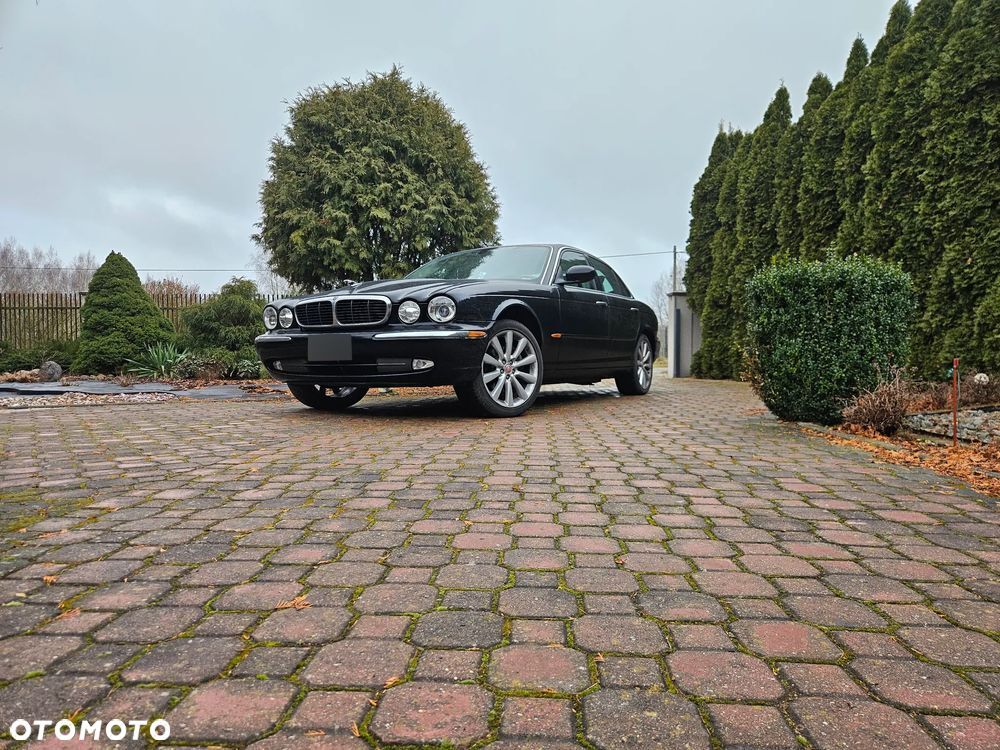 Jaguar XJ