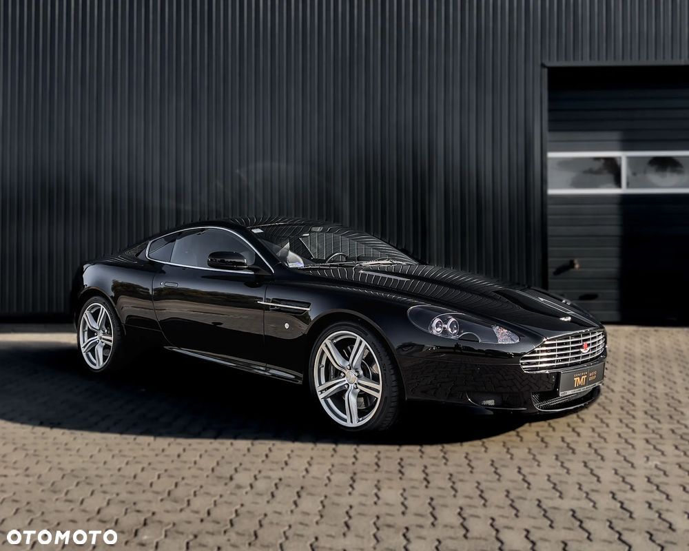 Aston Martin DB9