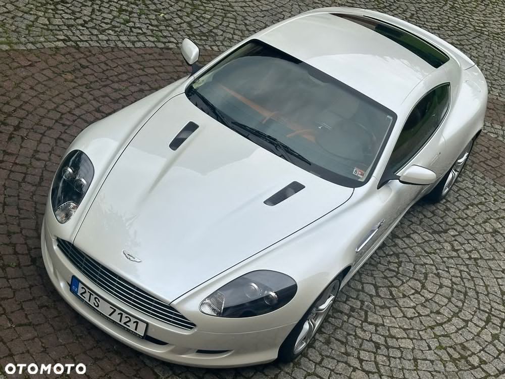 Aston Martin DB9