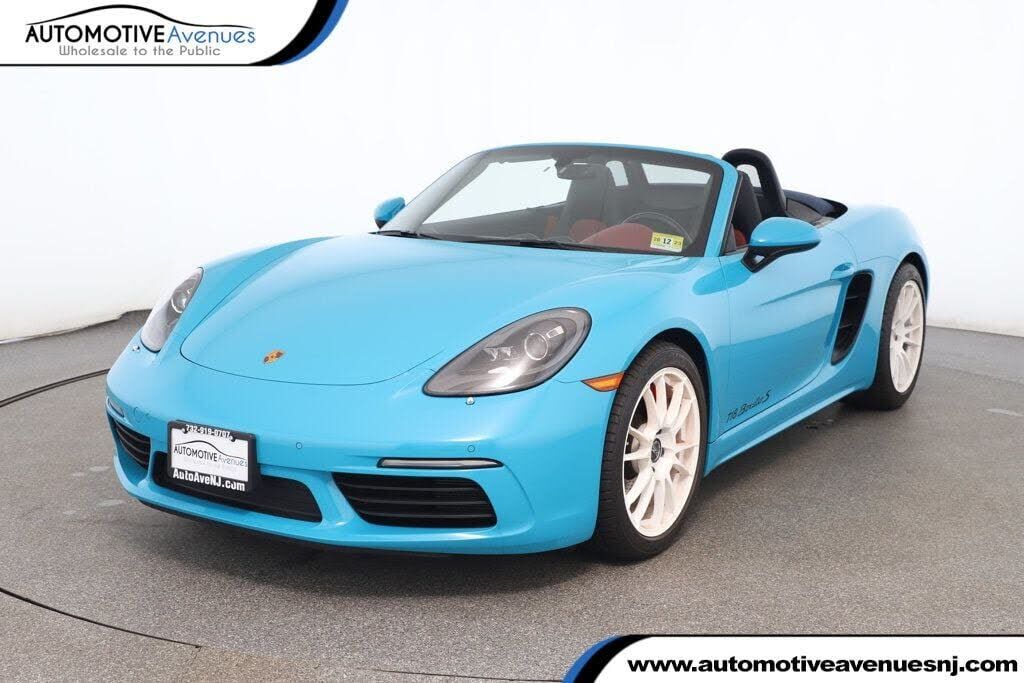 PORSCHE
