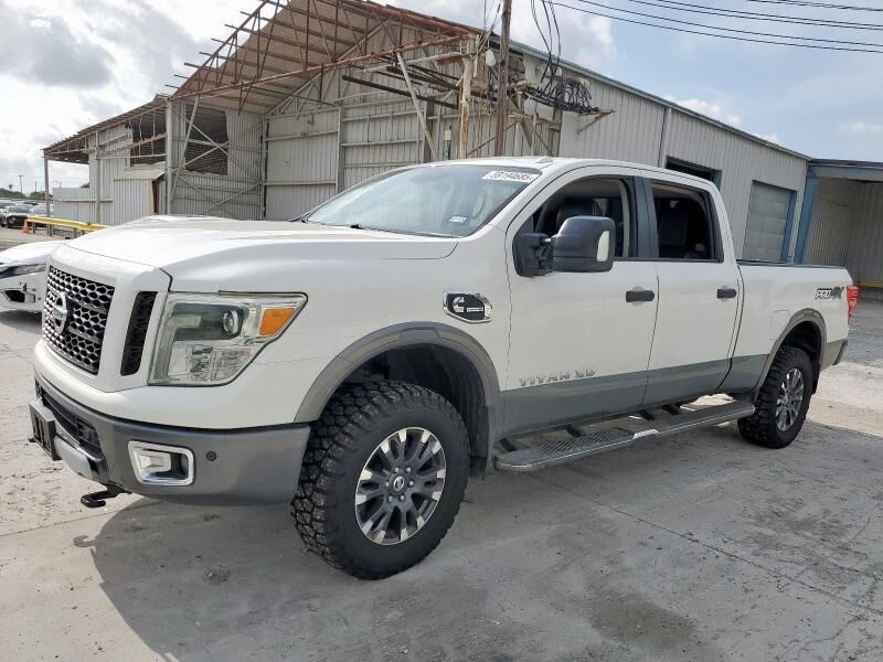 Nissan Titan