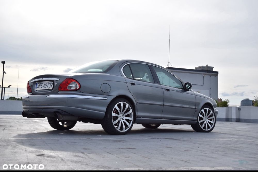 Jaguar X-Type