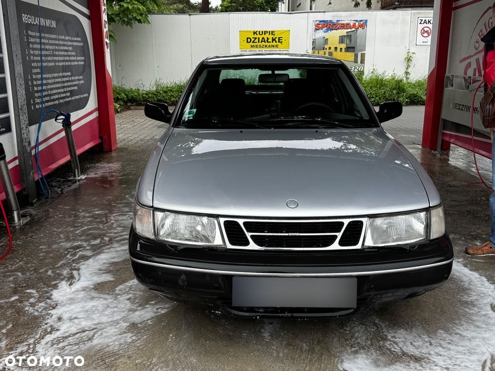 Saab 900