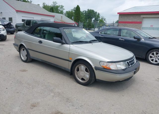 Saab 900
