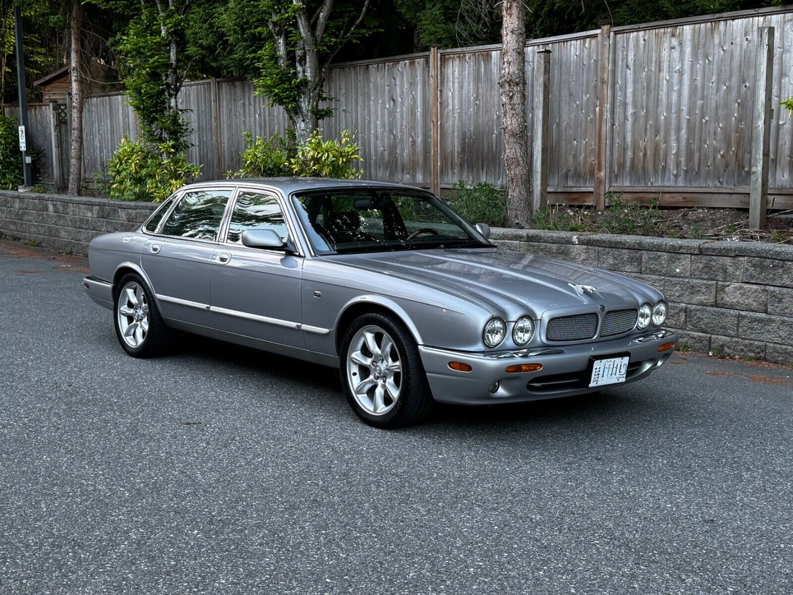 Jaguar XJR