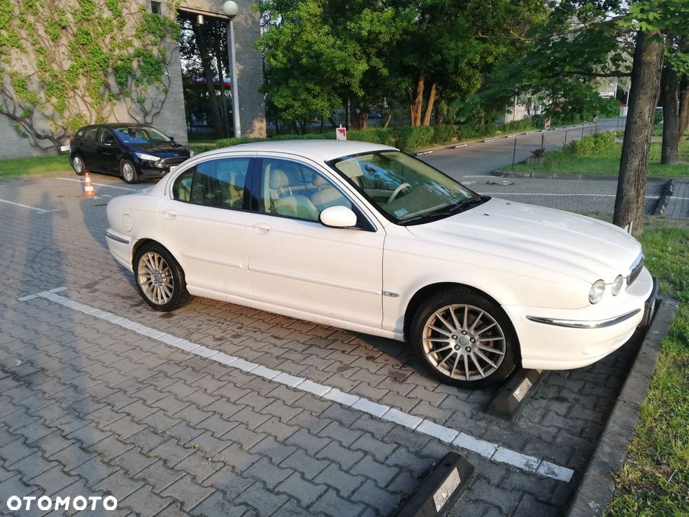 Jaguar X-Type