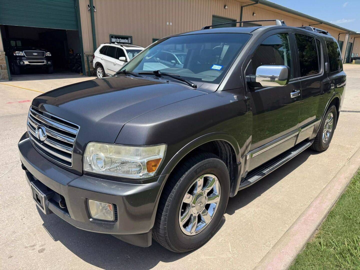 Infiniti QX56