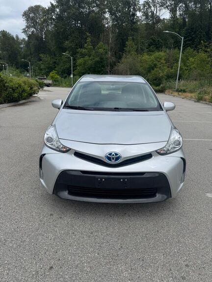 Toyota Prius V