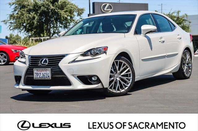 Lexus IS