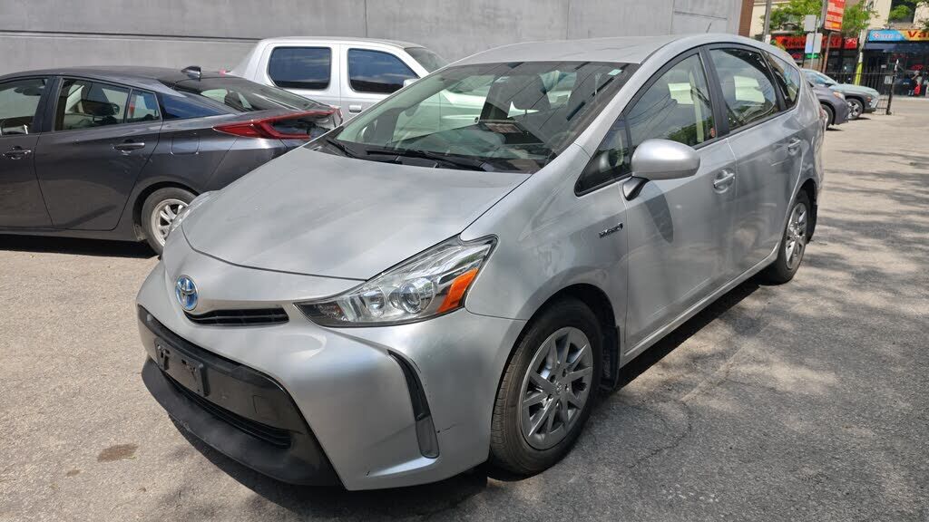 Toyota Prius V