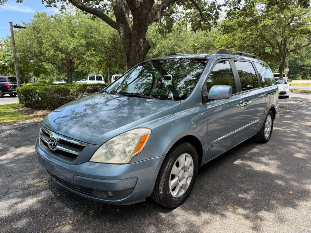 Hyundai Entourage