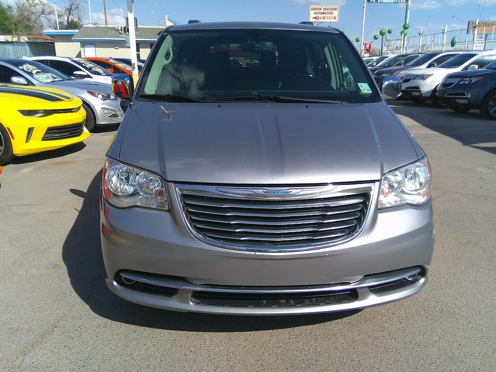 2015 CHRYSLER Town and Country