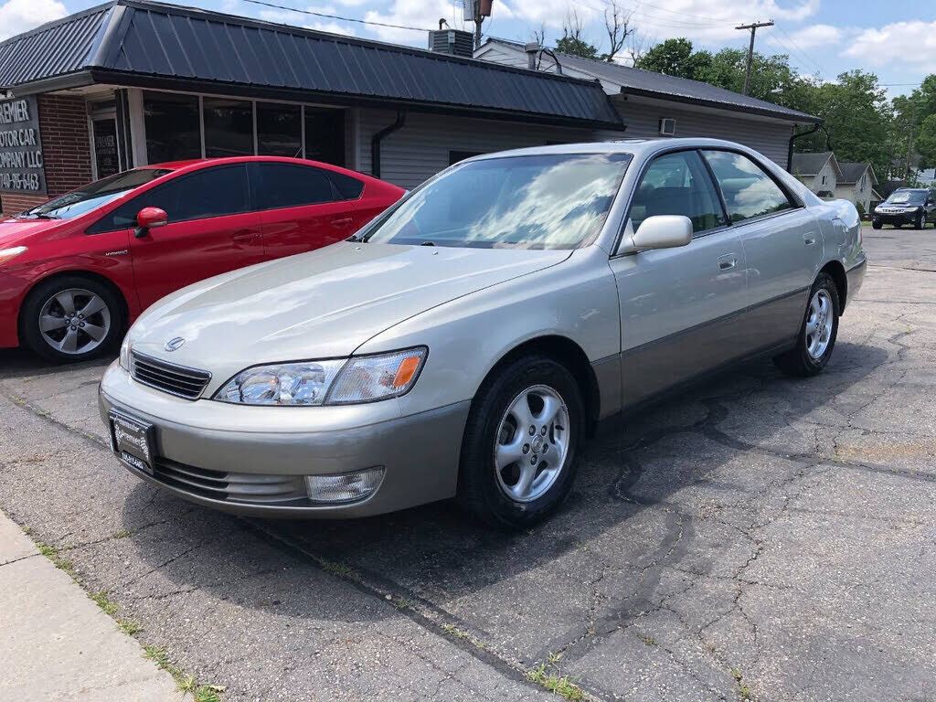 Lexus ES