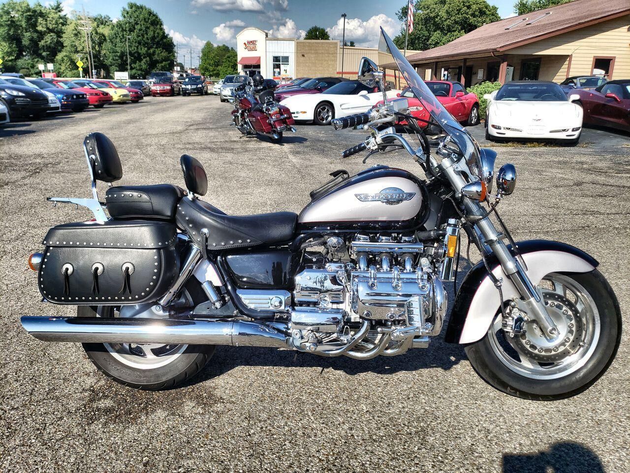 Honda GL1500C (VALKYRIE)