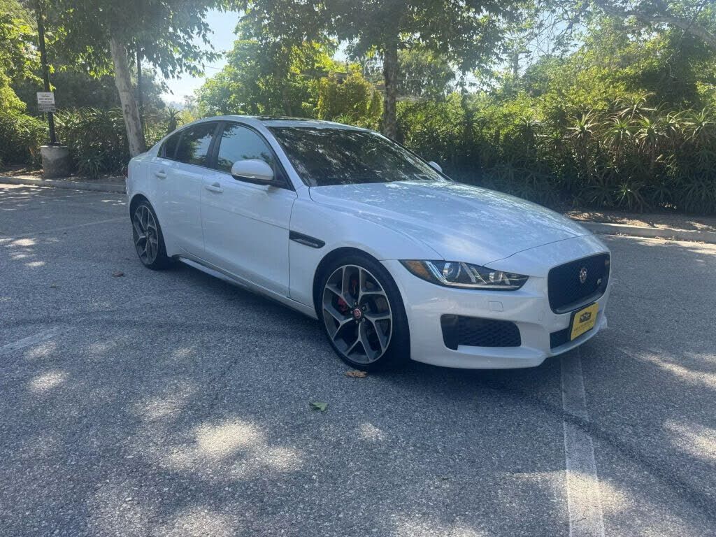 2018 JAGUAR XE