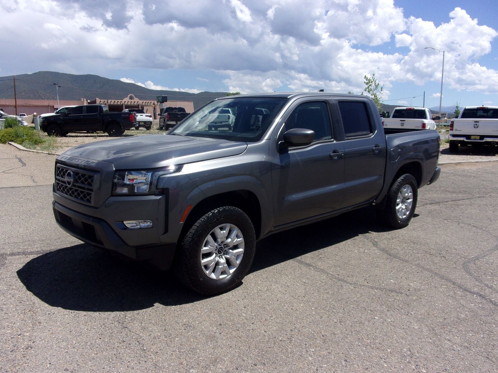 2024 NISSAN Frontier
