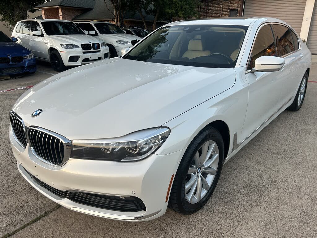 BMW 740i