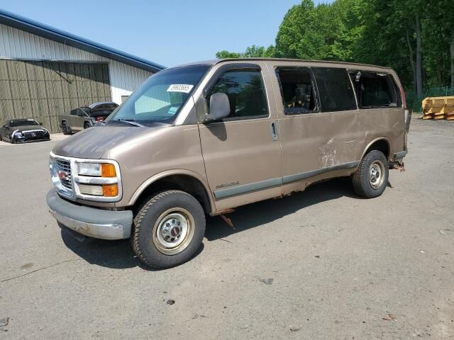 GMC Savana