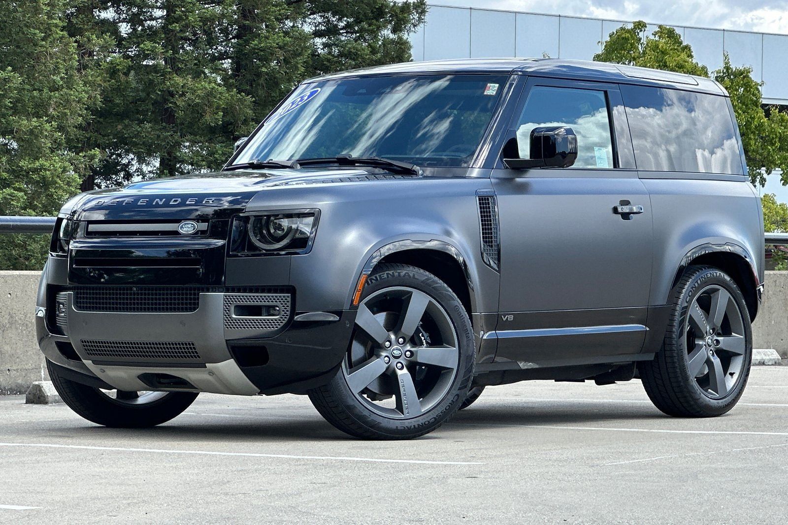 2023 LAND ROVER Defender
