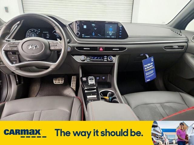 HYUNDAI