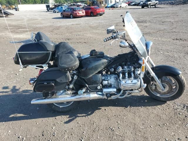 Honda GL1500C (VALKYRIE)
