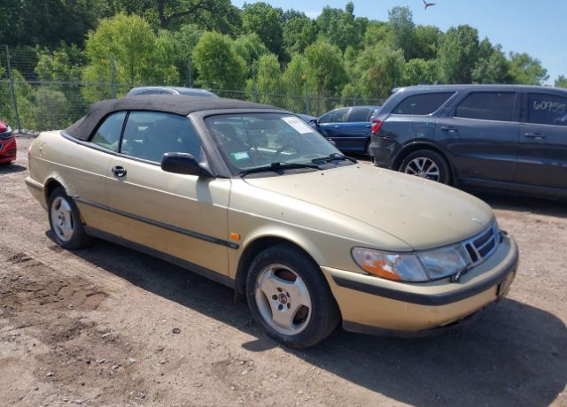 Saab 900