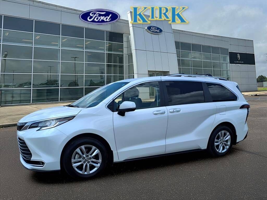 2024 TOYOTA Sienna