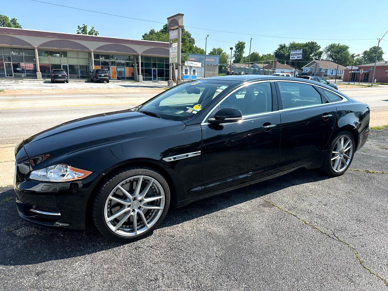Jaguar XJ