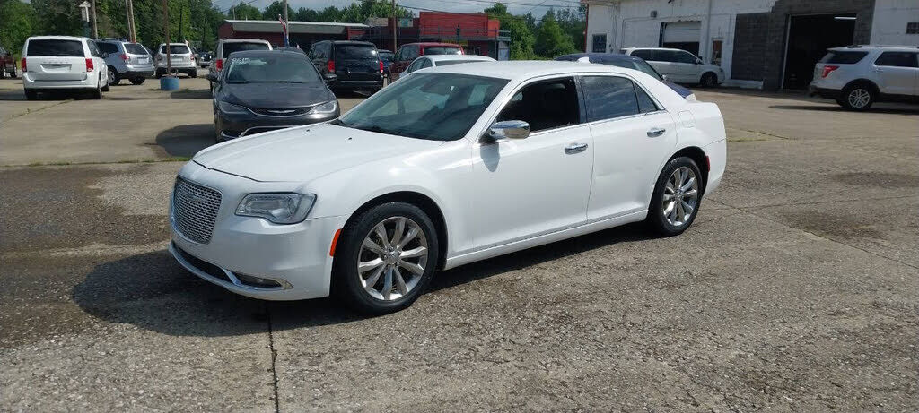 2019 CHRYSLER 300
