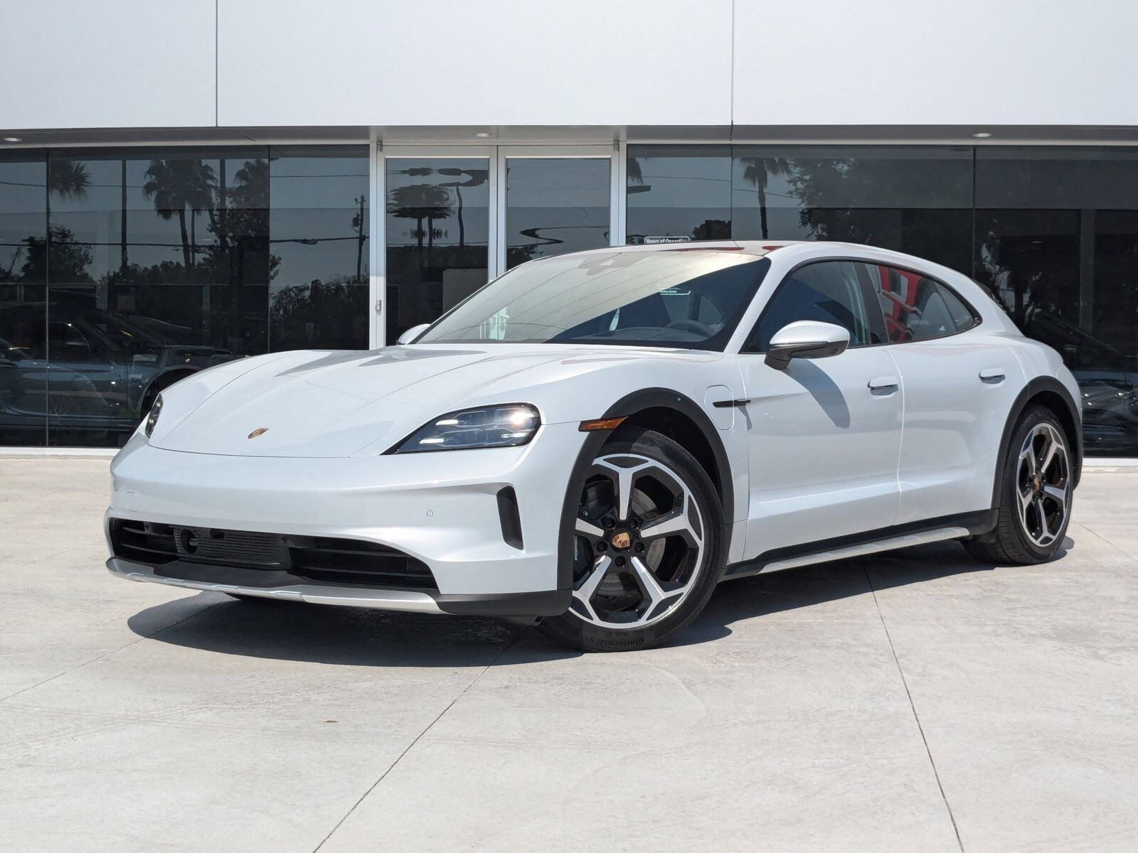 2025 PORSCHE Taycan