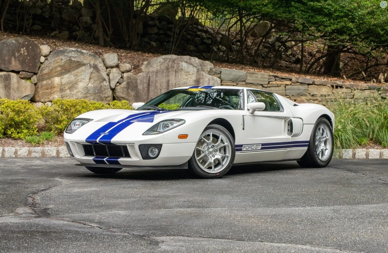 Ford GT