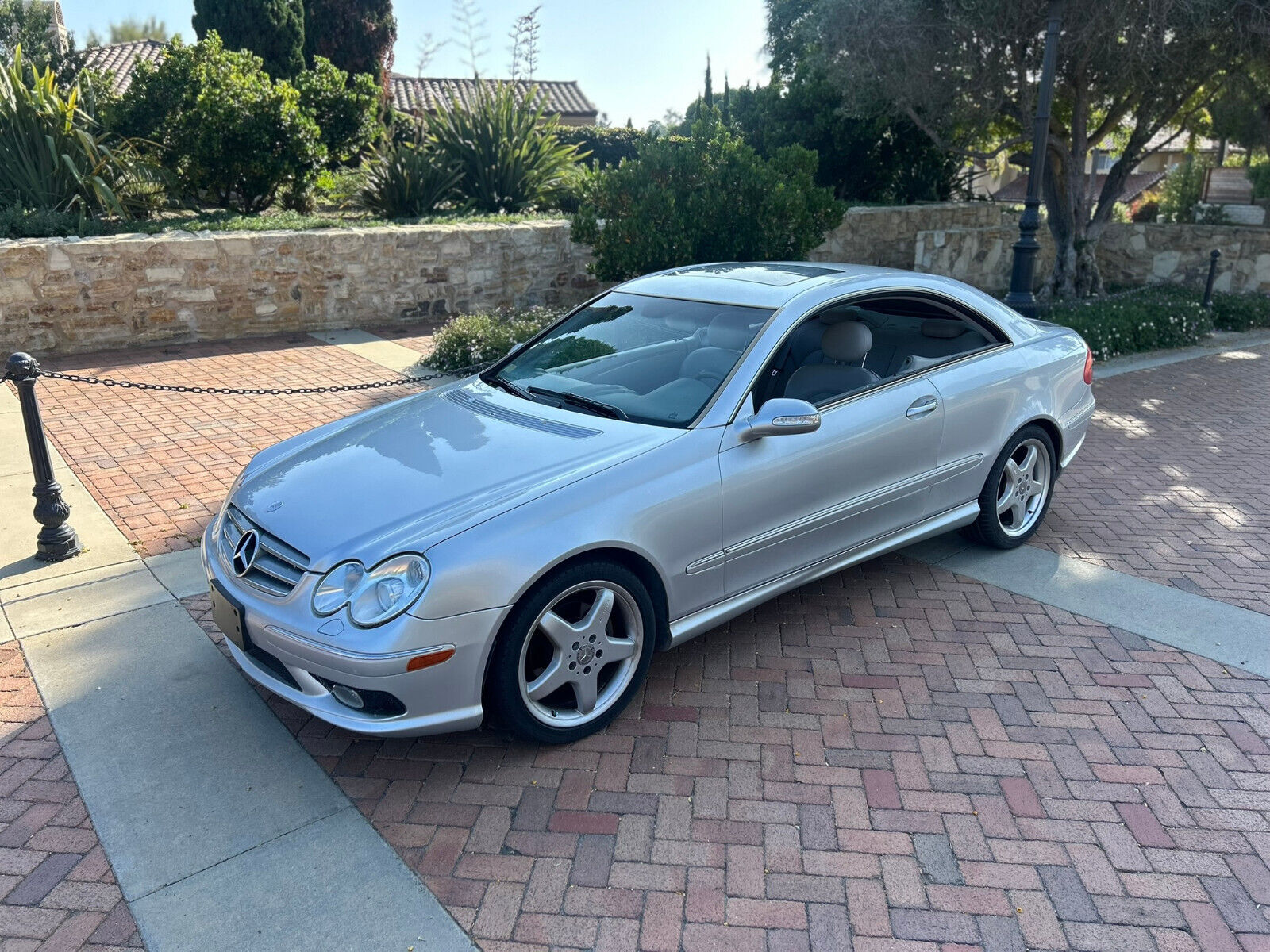 MERCEDES-BENZ