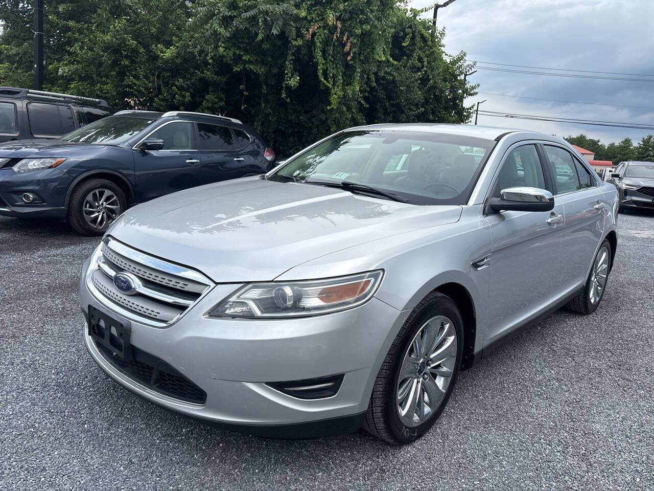 2010 FORD Taurus