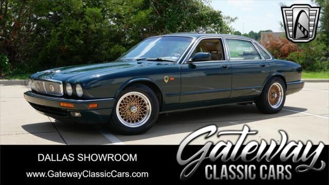 Jaguar XJ6