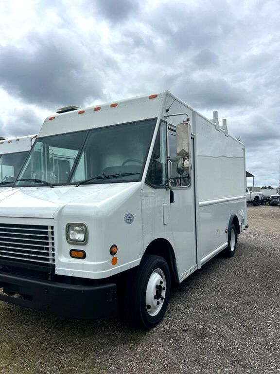 2014 FREIGHTLINER MT 45 Chassis