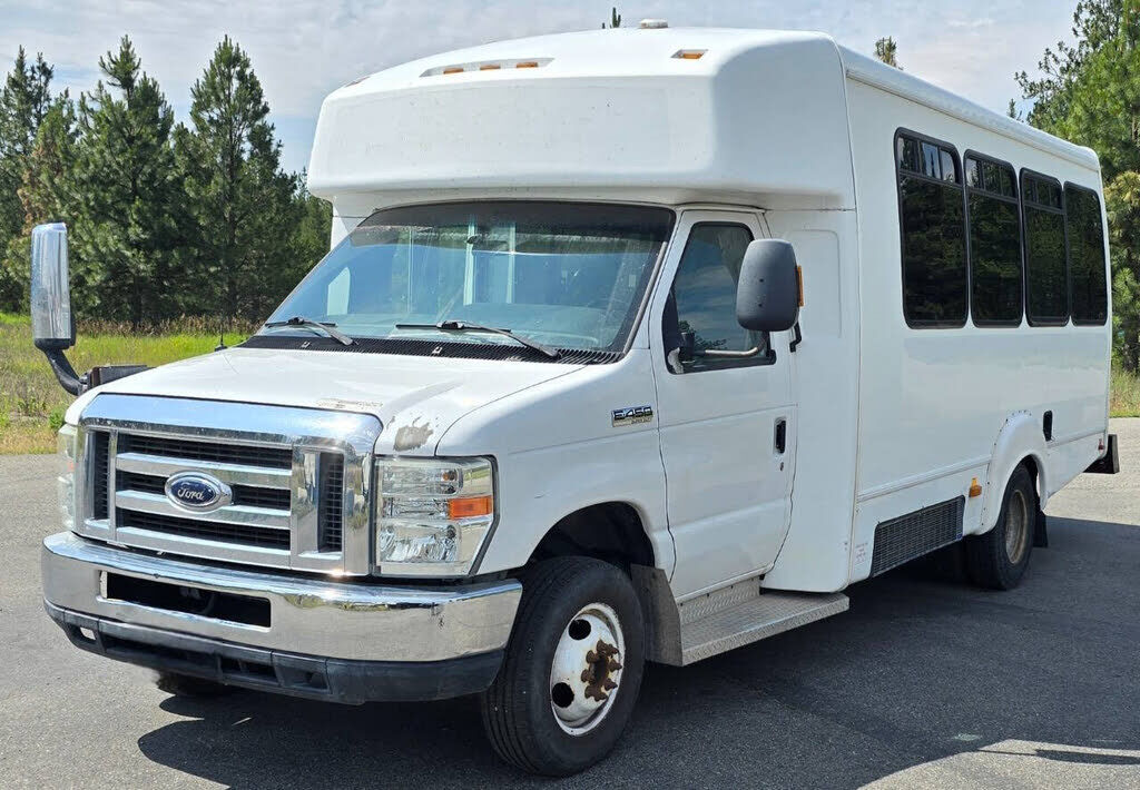 2011 FORD E-450