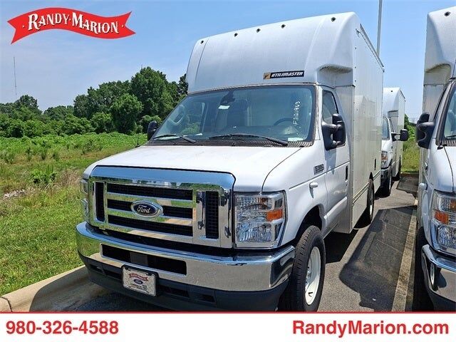 2022 FORD E-350