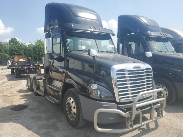 2017 FREIGHTLINER Cascadia
