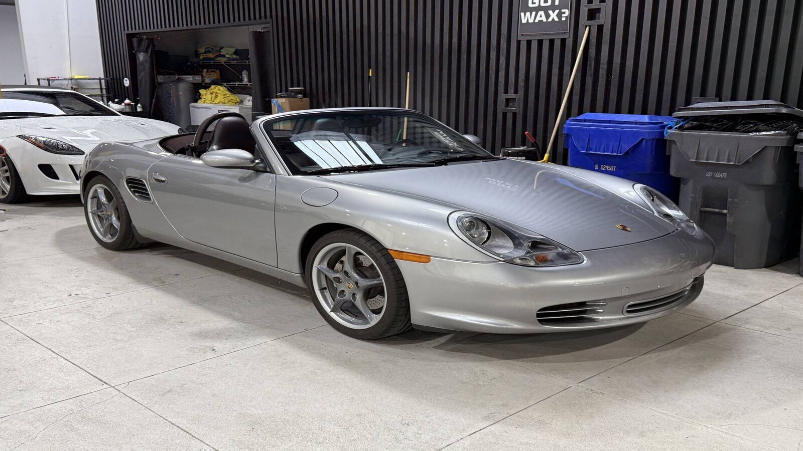 PORSCHE